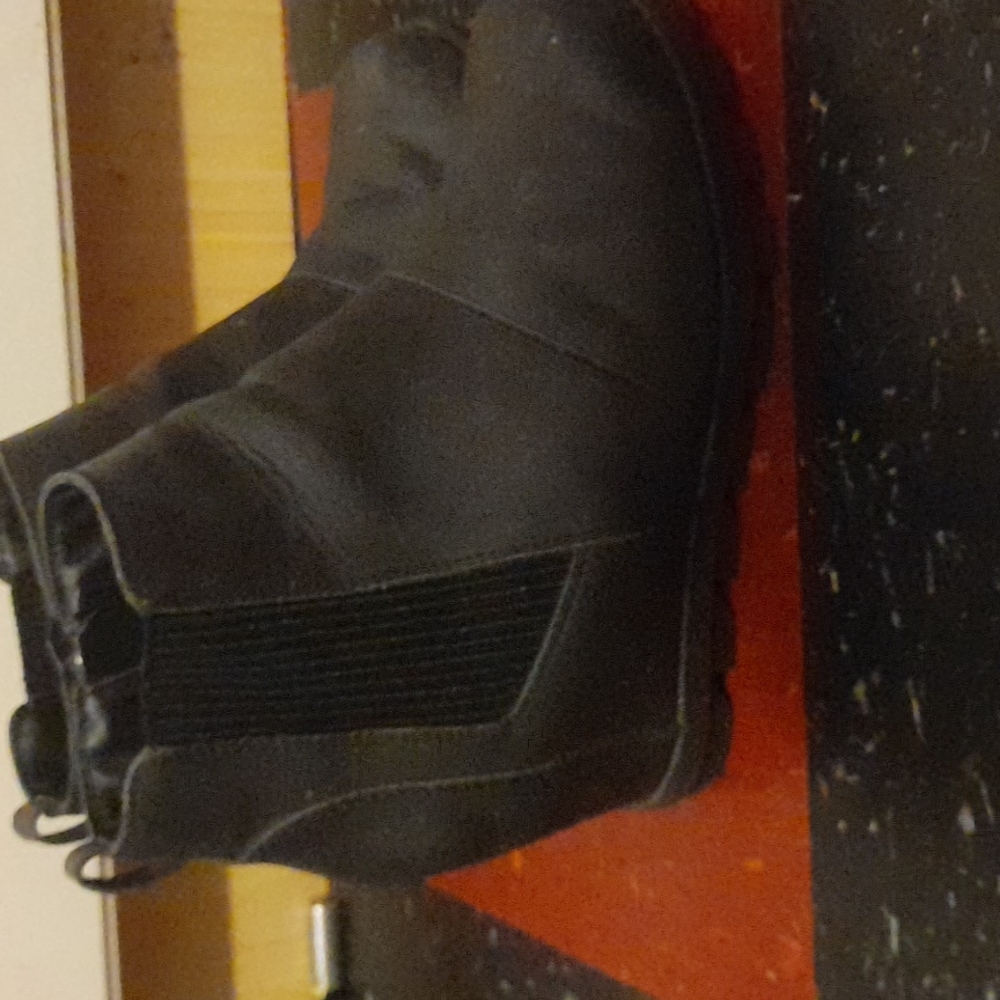 Shoes - Picture 2 of 3